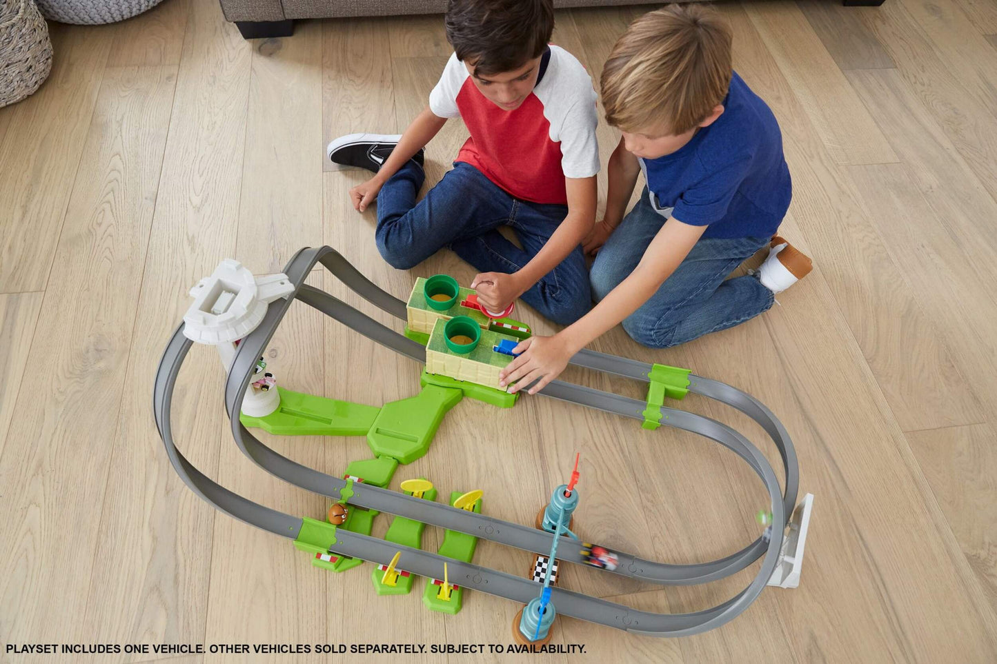 Hot Wheels Mario Kart Circuit Lite Launch & Race Stunt Car Track Playset (Ages 5+)