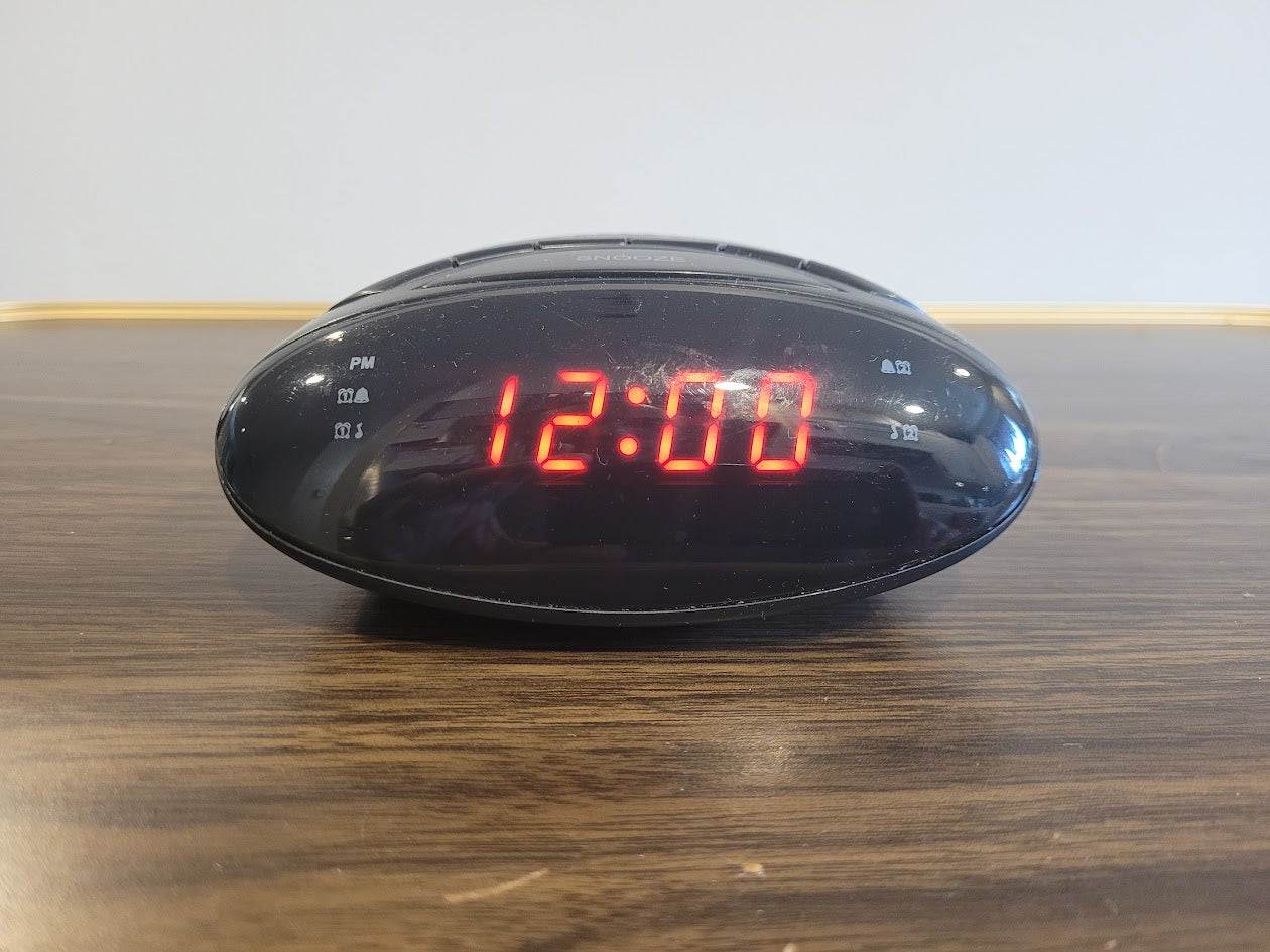ONN Dual Alarm AM/FM Clock Radio (Used)
