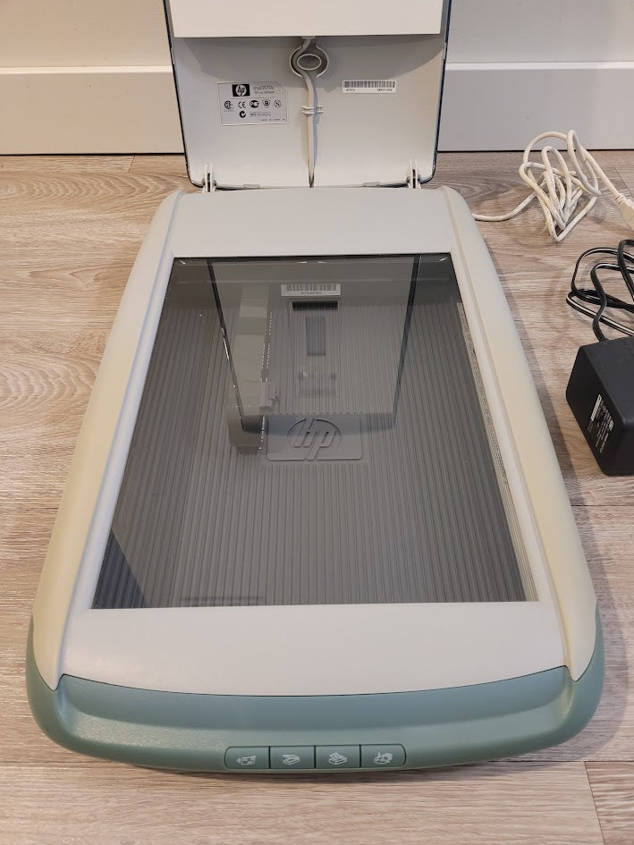 HP Scanjet 3570c 1200dpi Scanner with Film, Slide and Print Scanning (Used)