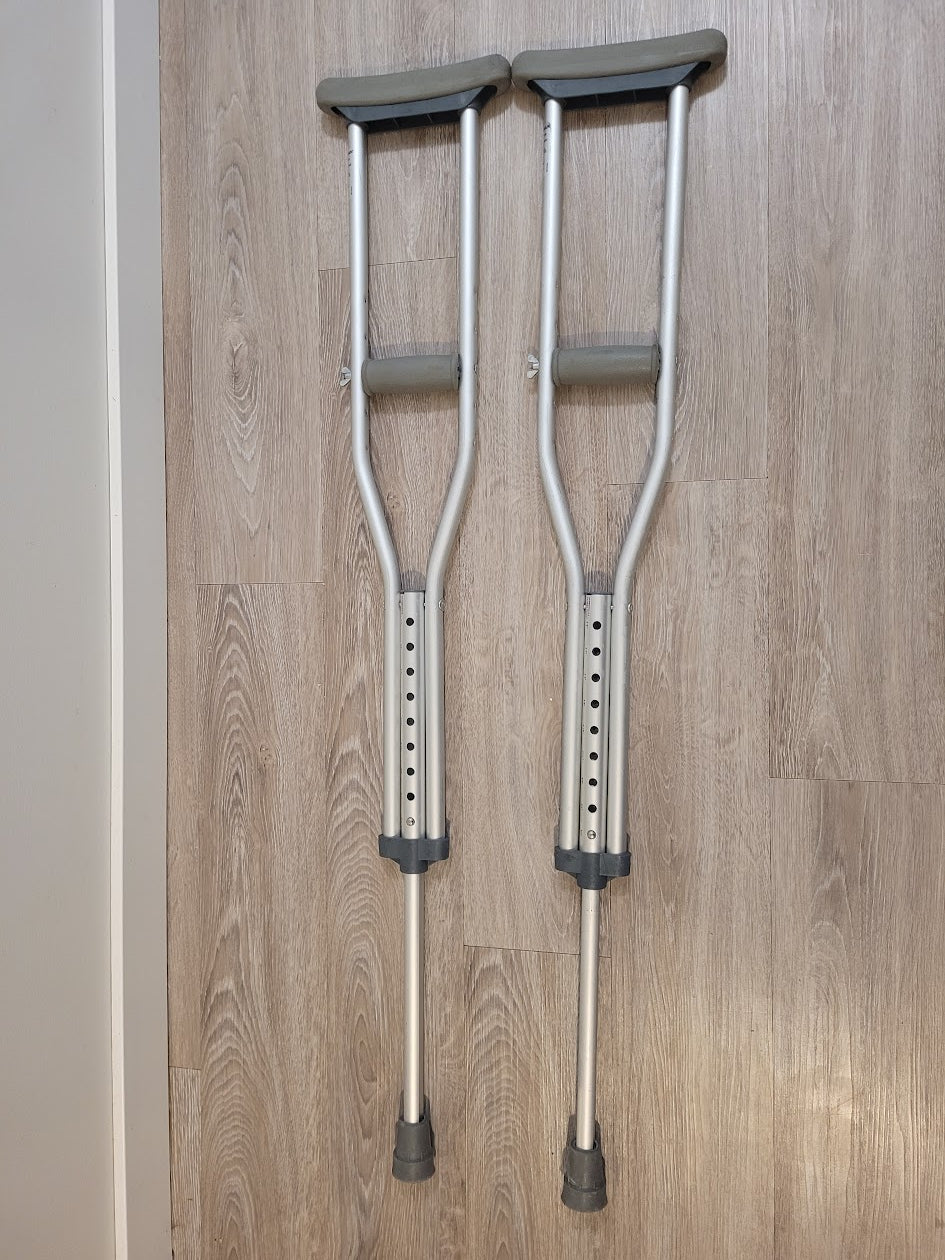 Aluminum Crutches for Patient Height of 4'6" to 5'2" (Used)