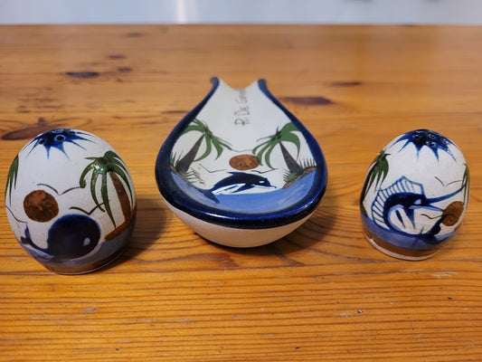 Salt and Pepper Clay Set w/Holder (Mexico)